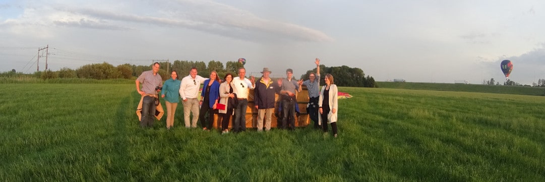 ballonvaart landing met andere luchtballonnen
